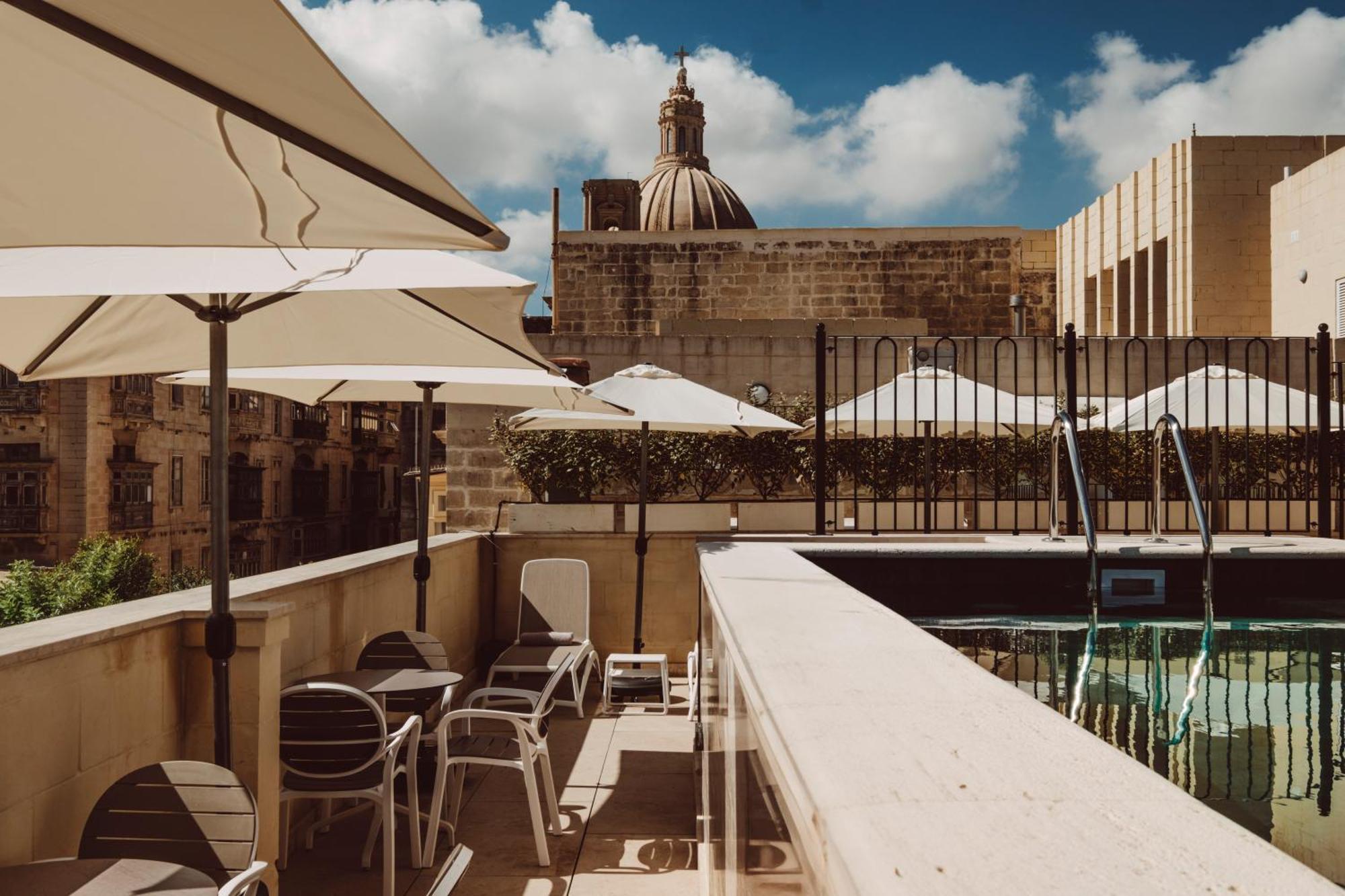 San Karlu Hotel Valletta Bagian luar foto