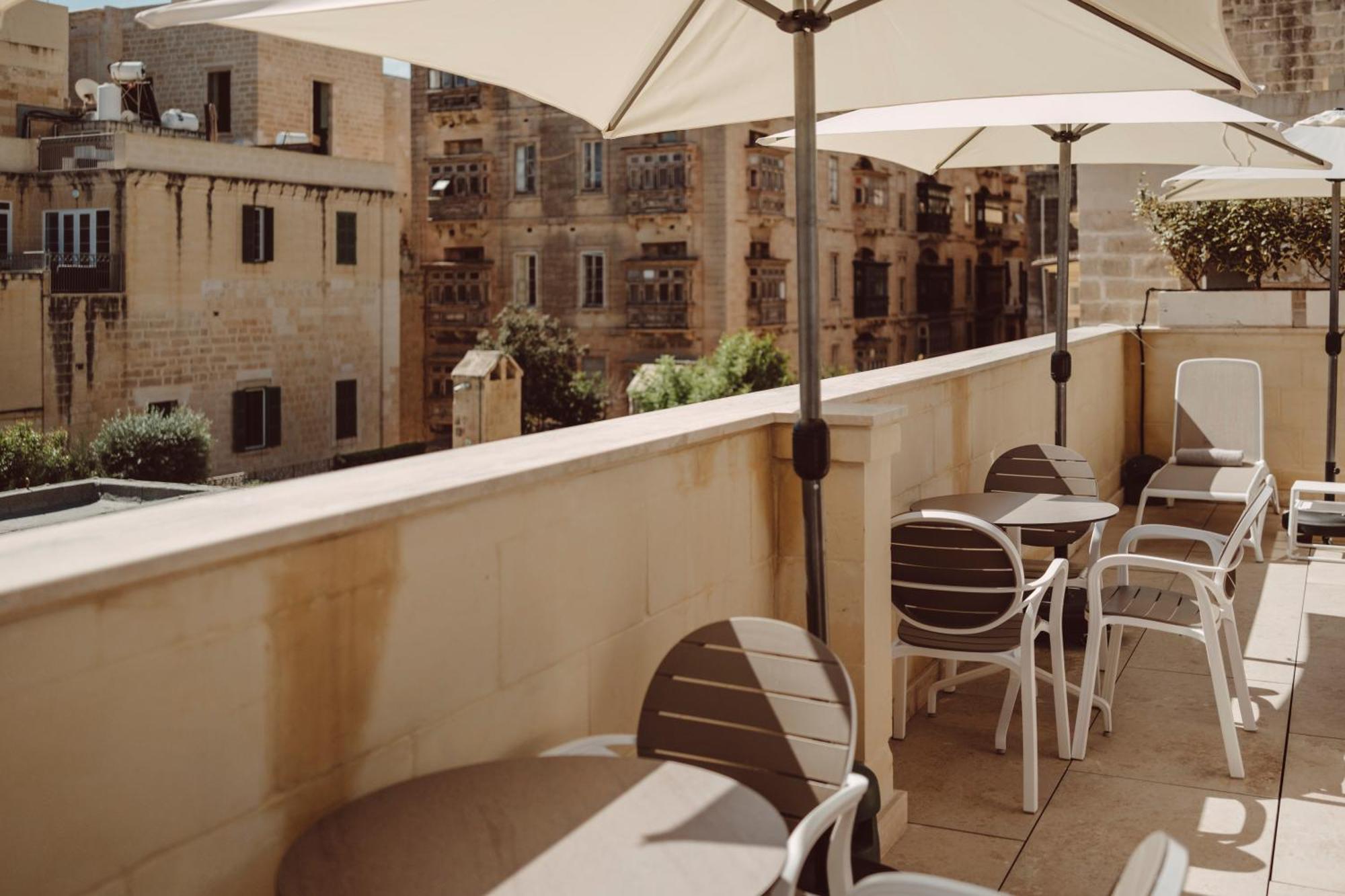 San Karlu Hotel Valletta Bagian luar foto