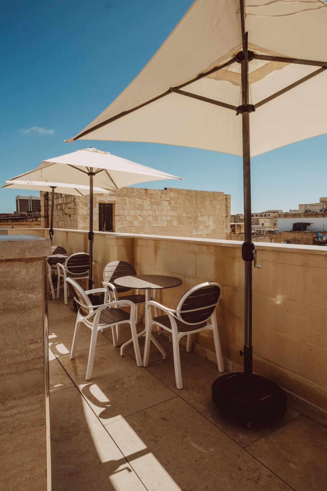 San Karlu Hotel Valletta Bagian luar foto